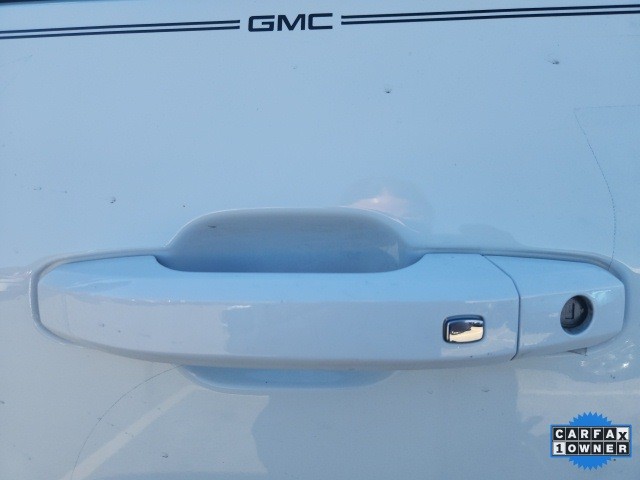 GMC Sierra 2500HD Vehicle Full-screen Gallery Image 09