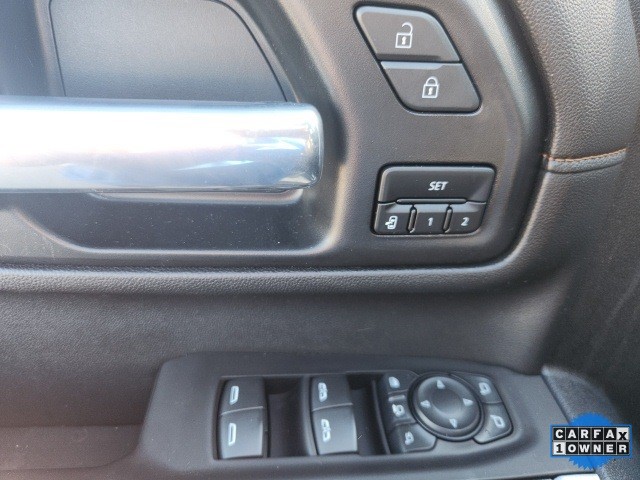 GMC Sierra 2500HD Vehicle Full-screen Gallery Image 18