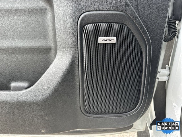 GMC Sierra 2500HD Vehicle Full-screen Gallery Image 28