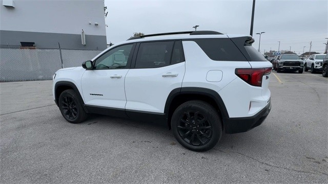 GMC Terrain Vehicle Full-screen Gallery Image 06