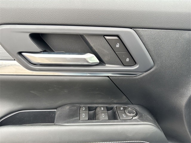 GMC Terrain Vehicle Full-screen Gallery Image 13