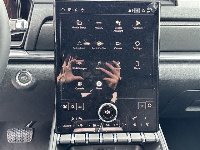 GMC Terrain Vehicle Full-screen Gallery Image 16