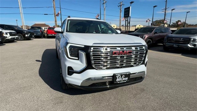 GMC Terrain Vehicle Full-screen Gallery Image 03