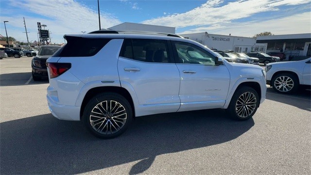 GMC Terrain Vehicle Full-screen Gallery Image 09