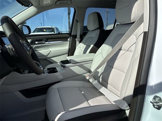 GMC Terrain Vehicle Full-screen Gallery Image 11