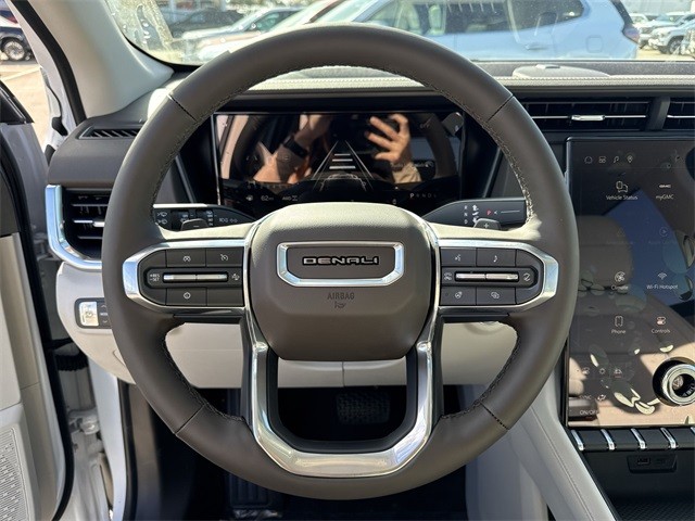 GMC Terrain Vehicle Full-screen Gallery Image 14