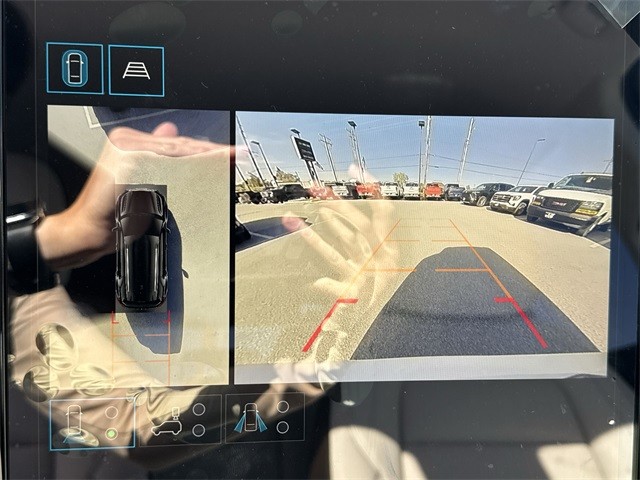 GMC Terrain Vehicle Full-screen Gallery Image 17