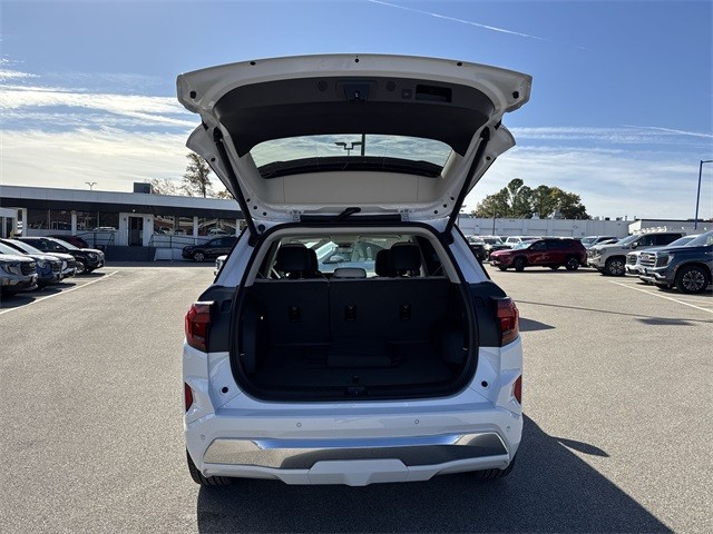 GMC Terrain Vehicle Full-screen Gallery Image 23