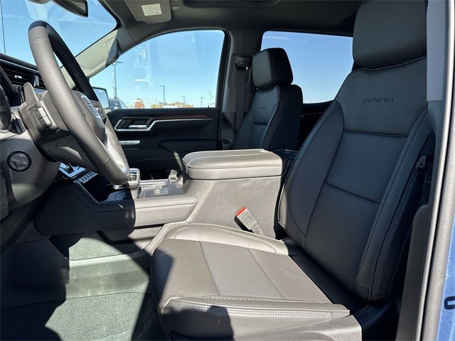 GMC Sierra 1500 Vehicle Full-screen Gallery Image 11