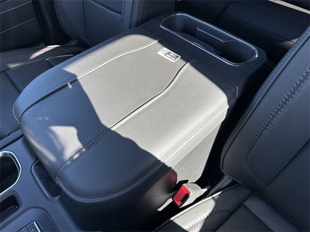 GMC Sierra 1500 Vehicle Full-screen Gallery Image 21