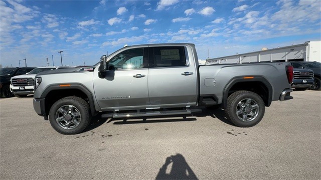 GMC Sierra 3500HD Vehicle Full-screen Gallery Image 05