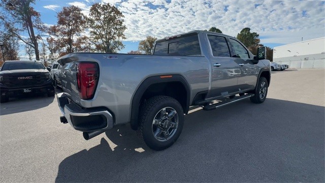 GMC Sierra 3500HD Vehicle Full-screen Gallery Image 08