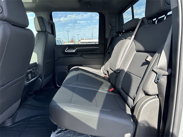 GMC Sierra 3500HD Vehicle Full-screen Gallery Image 23