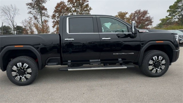 GMC Sierra 2500HD Vehicle Full-screen Gallery Image 09