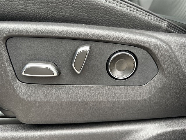 GMC Sierra 2500HD Vehicle Full-screen Gallery Image 12