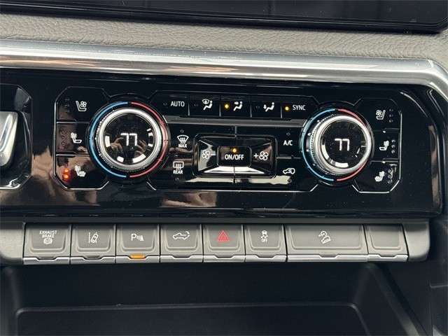 GMC Sierra 2500HD Vehicle Full-screen Gallery Image 19