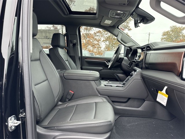 GMC Sierra 2500HD Vehicle Full-screen Gallery Image 25