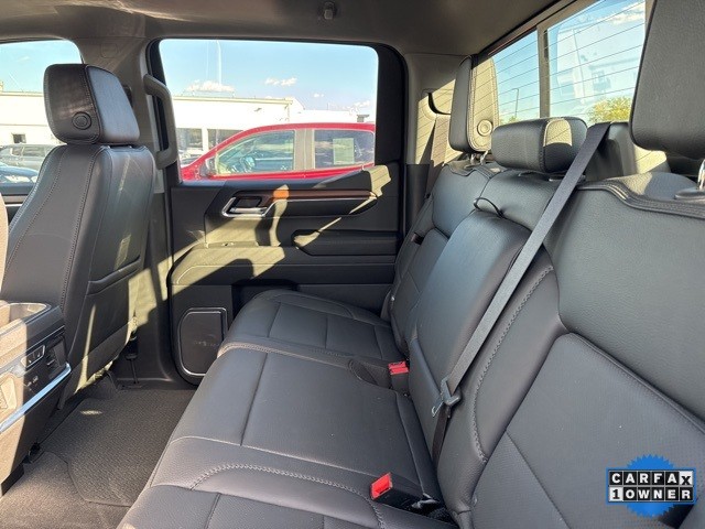 GMC Sierra 1500 Vehicle Full-screen Gallery Image 11