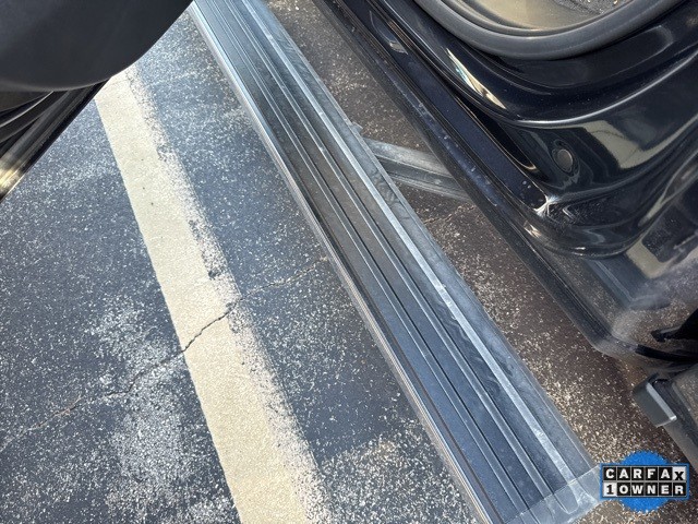 GMC Sierra 1500 Vehicle Full-screen Gallery Image 14