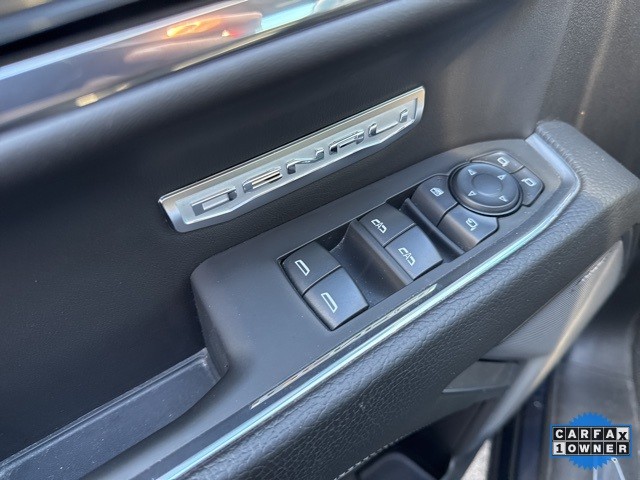 GMC Sierra 1500 Vehicle Full-screen Gallery Image 19