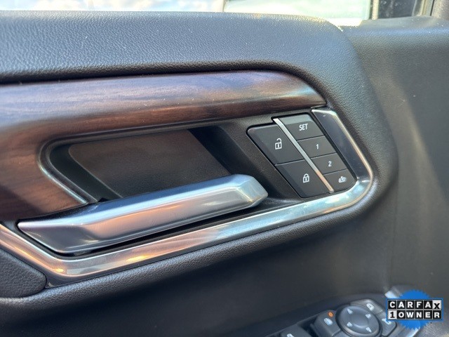 GMC Sierra 1500 Vehicle Full-screen Gallery Image 24