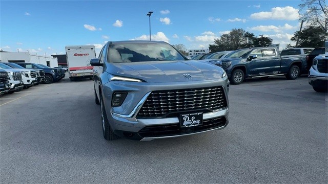 Buick Enclave Vehicle Full-screen Gallery Image 03