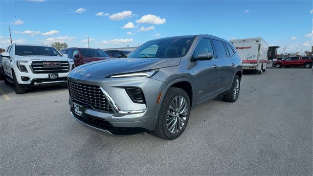 Buick Enclave Vehicle Full-screen Gallery Image 04