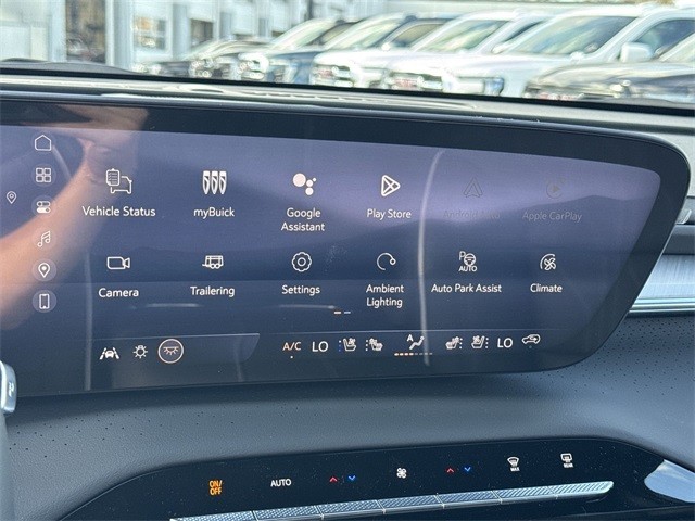 Buick Enclave Vehicle Full-screen Gallery Image 16