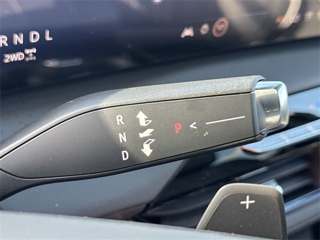 Buick Enclave Vehicle Full-screen Gallery Image 20