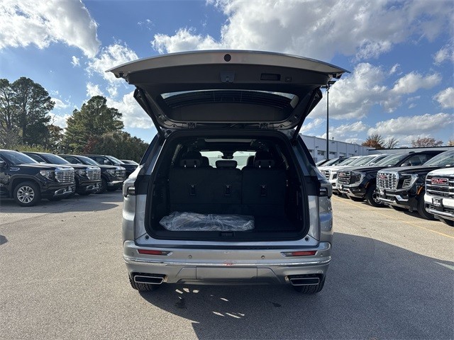 Buick Enclave Vehicle Full-screen Gallery Image 25