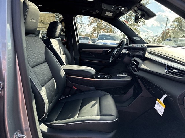 Buick Enclave Vehicle Full-screen Gallery Image 26