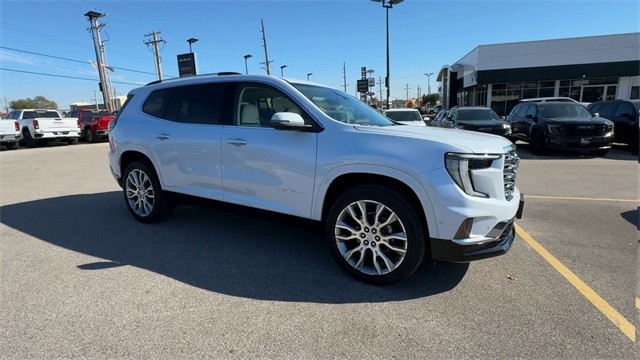 GMC Acadia Vehicle Full-screen Gallery Image 02