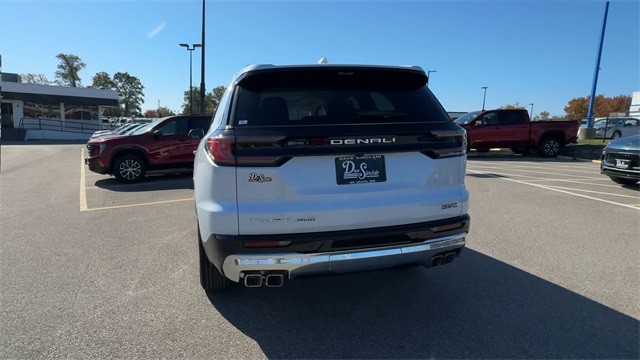 GMC Acadia Vehicle Full-screen Gallery Image 07