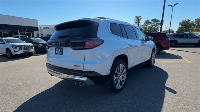 GMC Acadia Vehicle Full-screen Gallery Image 08