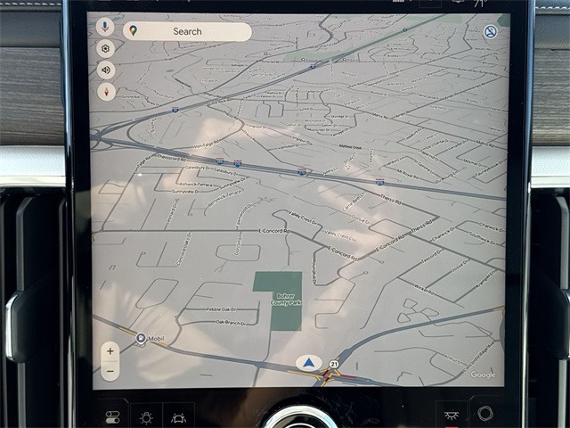 GMC Acadia Vehicle Full-screen Gallery Image 18