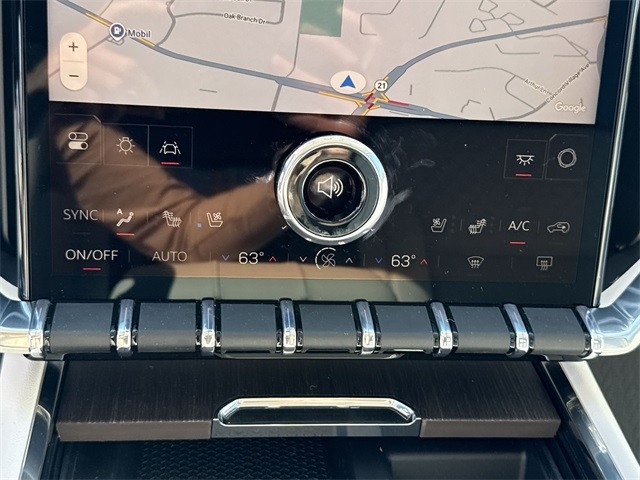 GMC Acadia Vehicle Full-screen Gallery Image 19