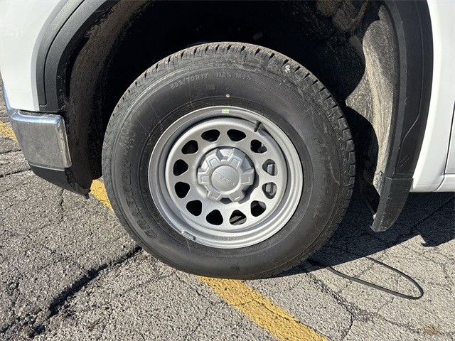 GMC Sierra 1500 Vehicle Full-screen Gallery Image 10