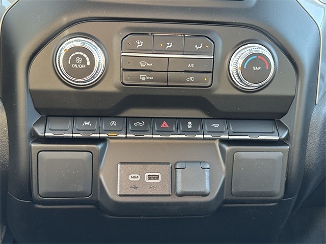 GMC Sierra 1500 Vehicle Full-screen Gallery Image 18