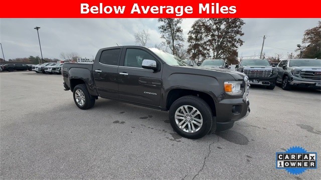 GMC Canyon Vehicle Full-screen Gallery Image 02