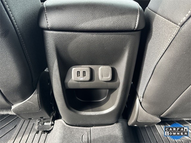 GMC Canyon Vehicle Full-screen Gallery Image 25