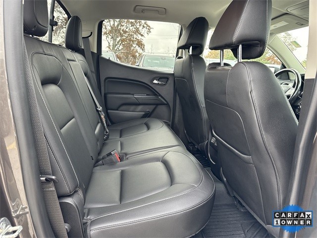 GMC Canyon Vehicle Full-screen Gallery Image 30