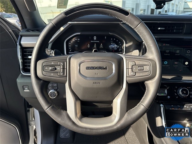 GMC Sierra 1500 Vehicle Full-screen Gallery Image 14