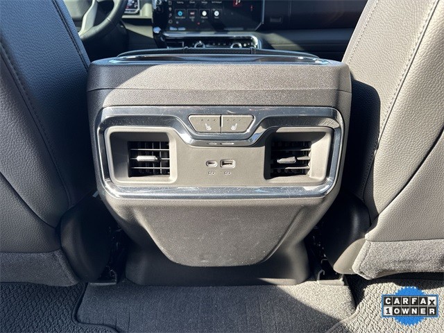 GMC Sierra 1500 Vehicle Full-screen Gallery Image 26