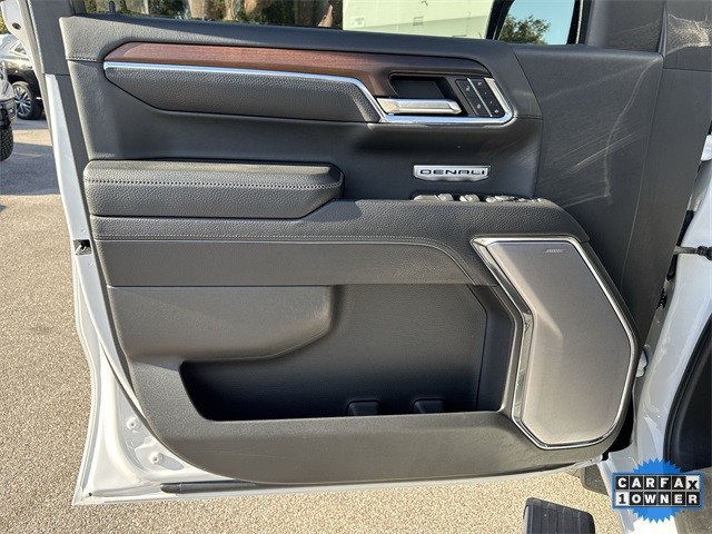 GMC Sierra 1500 Vehicle Full-screen Gallery Image 27