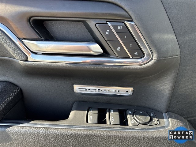 GMC Sierra 1500 Vehicle Full-screen Gallery Image 28