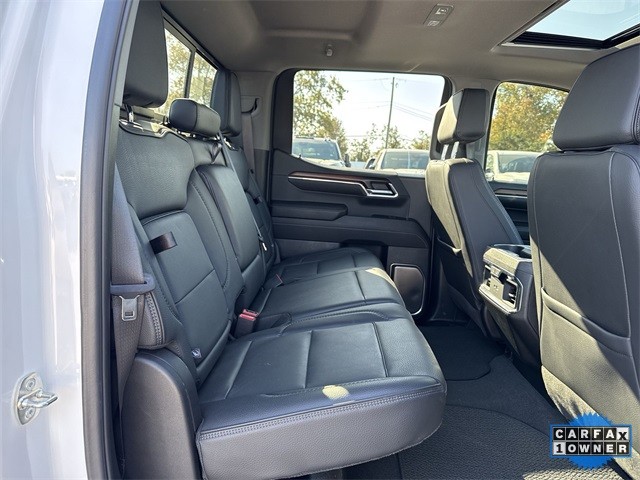 GMC Sierra 1500 Vehicle Full-screen Gallery Image 32