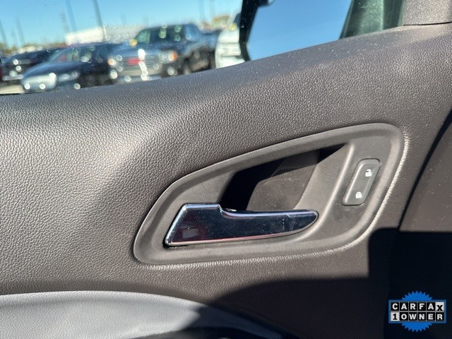 Chevrolet Colorado Vehicle Full-screen Gallery Image 16