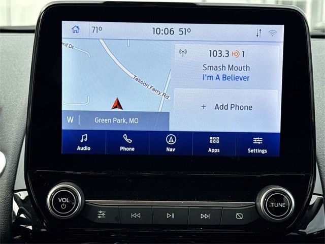 Ford EcoSport Vehicle Full-screen Gallery Image 17