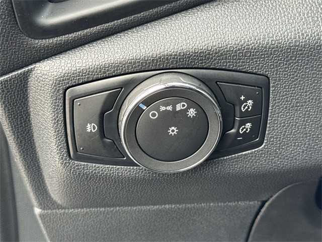 Ford EcoSport Vehicle Full-screen Gallery Image 38