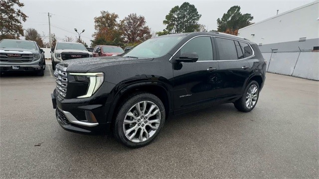 GMC Acadia Vehicle Full-screen Gallery Image 04